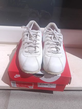 Zapatillas Nike Cortez Blancas y Rojas