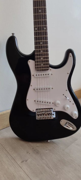 Guitarra Eléctrica Daytona con funda