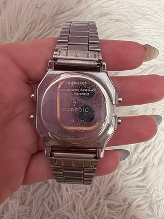 Reloj Digital Plateado
