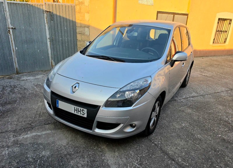 Renault Scenic 2012 - foto 1