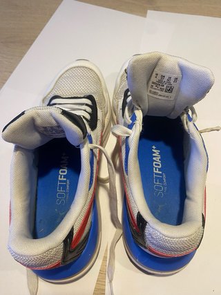 Zapatillas Puma Blancas y Azules