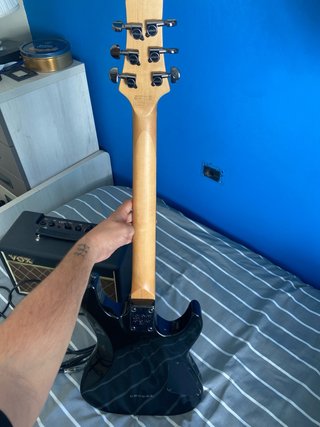 Guitarra Schecter SGR + Amplificador Vox Pathfinde