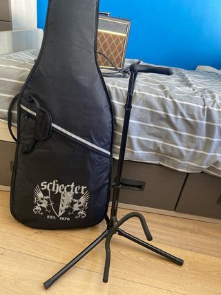 Guitarra Schecter SGR + Amplificador Vox Pathfinde