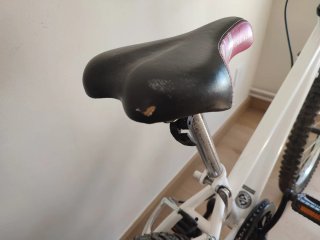 Bicicleta infantil blanca