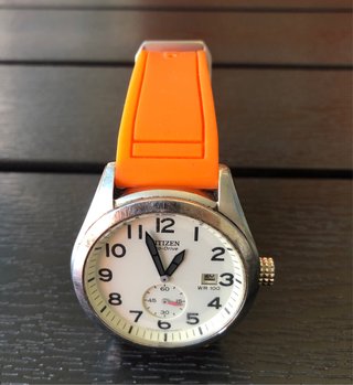 Reloj Citizen Eco-Drive Blanco y Naranja