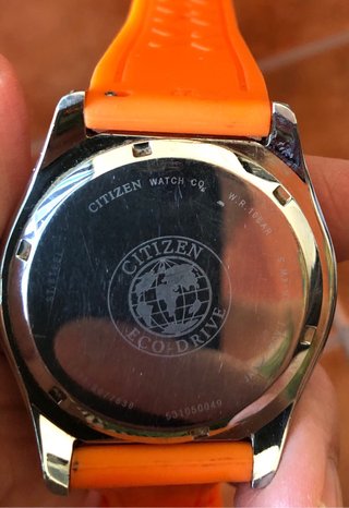 Reloj Citizen Eco-Drive Blanco y Naranja