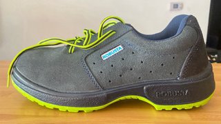 Zapatos de seguridad nuevos
