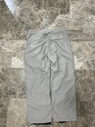 Pantalón de montaña y trekking gris claro