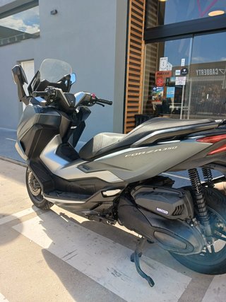 Honda Forza 350 Maxi Scooter