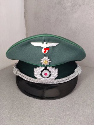 Gorra de plato militar