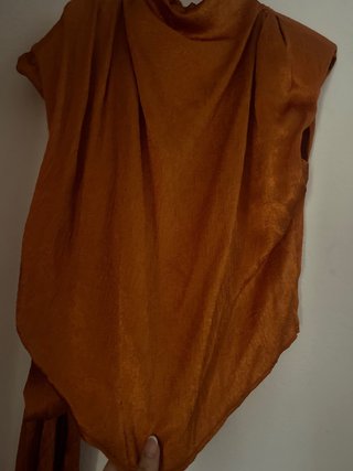 Blusa Zara naranja satinada con lazada