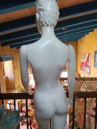 Maniquí Femenino Blanco Vintage