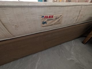 Juego de cama King con colchón y cabecero