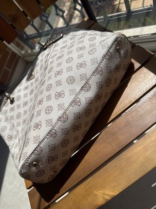 Bolso Guess estampado
