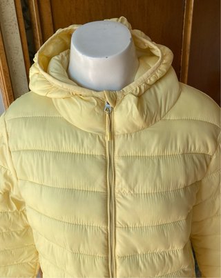 Chaqueta acolchada amarilla