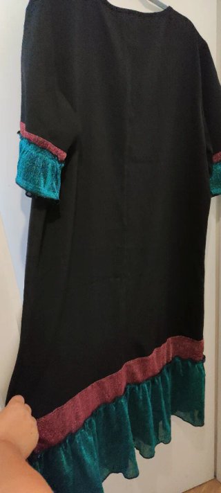 Vestido Shein negro con volantes