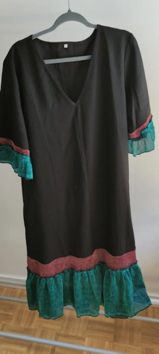 Vestido Shein negro con volantes