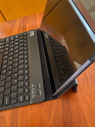 Tablet ZTE Blade X1001 con teclado