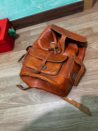 Mochila artesanal de cuero