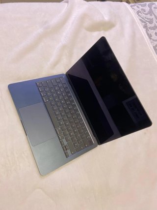 MacBook M2 8 núcleos Negro