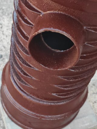 Estufa antigua hierro fundido carbón o cáscara