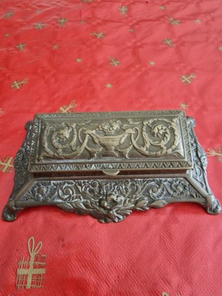 Antigua caja bronce pastillero/sellos