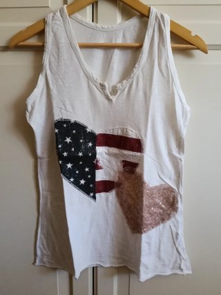 Camiseta tirantes nadadora corazón bandera