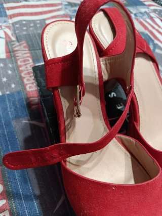 Sandalias de tacón rojas