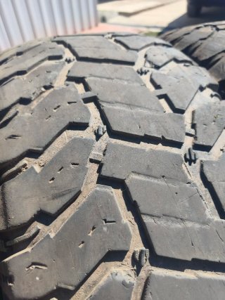3 Neumáticos Radar Renegade R/T+ LT285/75R16