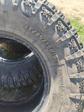 3 Neumáticos Radar Renegade R/T+ LT285/75R16