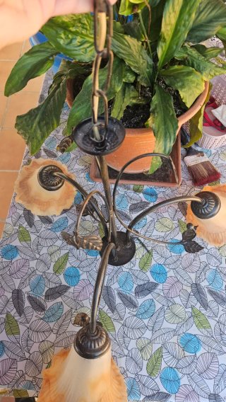 Lámpara de techo de metal y cristal