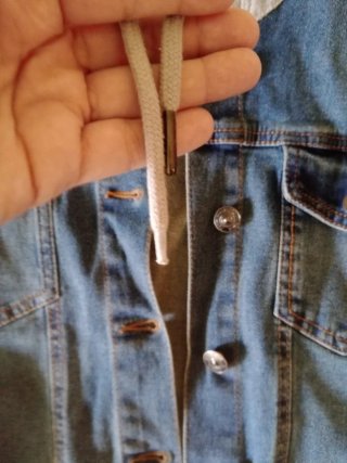 Chaqueta vaquera con capucha