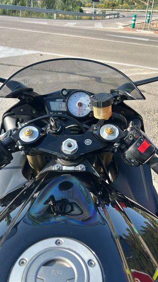 Yamaha R6 Negra Sportbike