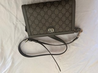 Gucci bandolera GG Supreme negra hombre