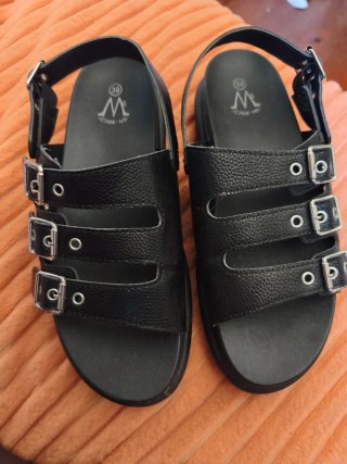 Sandalias negras con hebillas talla 38