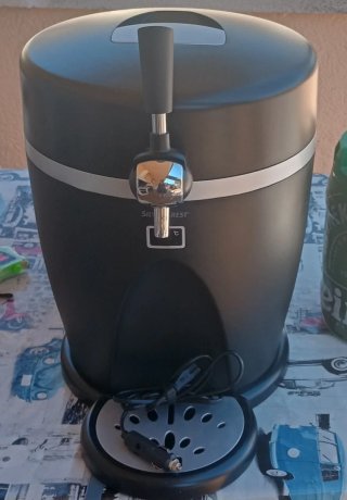 Dispensador y enfriador portatil de Cerveza,