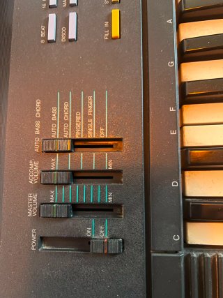 Teclado Yamaha PSR-F