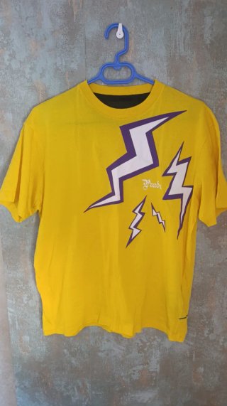 Camiseta Prada Amarilla Rayos