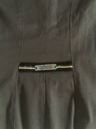 Traje de chaqueta negro con estampado animal