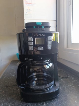 Cafetera de goteo con molinillo Cecotec