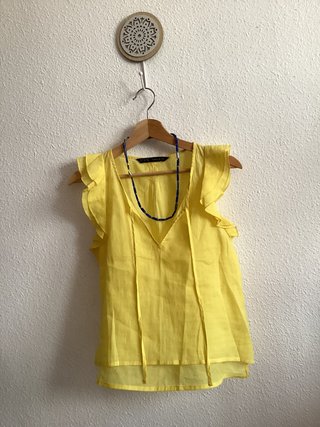 Blusa Zara Amarilla Volantes
