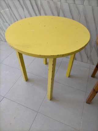 Tavoli ausiliari in legno (2 unità)
