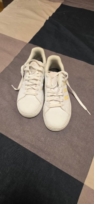 Zapatillas Adidas Blancas y Amarillas