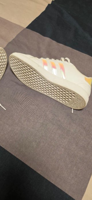 Zapatillas Adidas Blancas y Amarillas