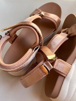 Sandalias Plataforma Doradas y Rosas