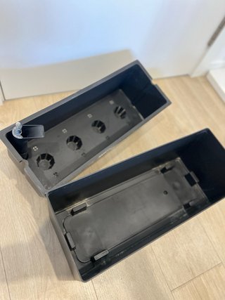 Jardinera plástico con riego automático