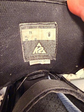 Botas y tabla de snowboard
