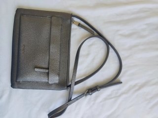 Bolso Parfois Gris con Bolsillo Delantero Med25x18