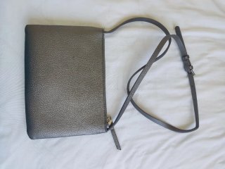 Bolso Parfois Gris con Bolsillo Delantero Med25x18
