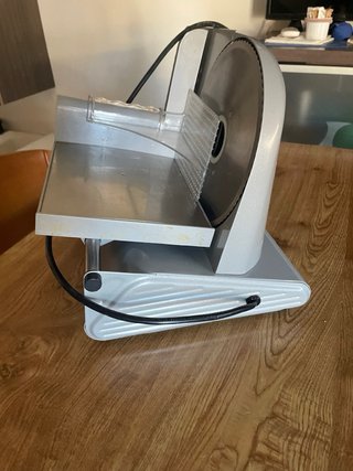 Cortadora de fiambre eléctrica